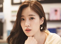Eunjung (T-ARA) và nhóm nữ Hàn Quốc đổ bộ sân bay Tân Sơn Nhất, nhan sắc ngoài đời thực ra sao?