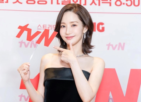 Park Min Young xin lỗi vì ồn ào bạn trai tai tiếng: "Tôi thấy tội lỗi đến mức điện não đồ cảnh báo màu đỏ"