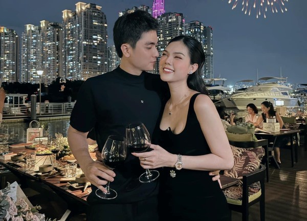 Sau 2 năm chia tay, Ngọc Trinh công khai tình tứ bên bạn trai ngay trước thềm năm mới