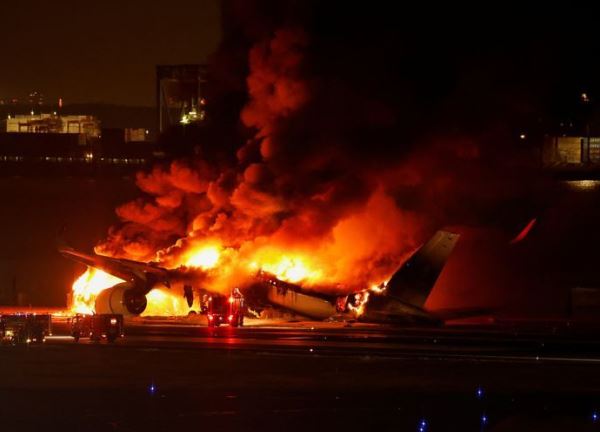 Vụ tai nạn tại sân bay Haneda: Chưa tìm thấy 5 thành viên phi hành đoàn