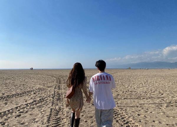 Hot hòn họt giữa đêm: Hyuna và Junhyung (HIGHLIGHT) tự đăng bài công khai hẹn hò?