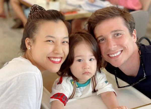Hậu ly hôn chồng Tây, Á hậu Việt: "Có tất cả mà không có ai chia sẻ với mình thì quá đáng tiếc"