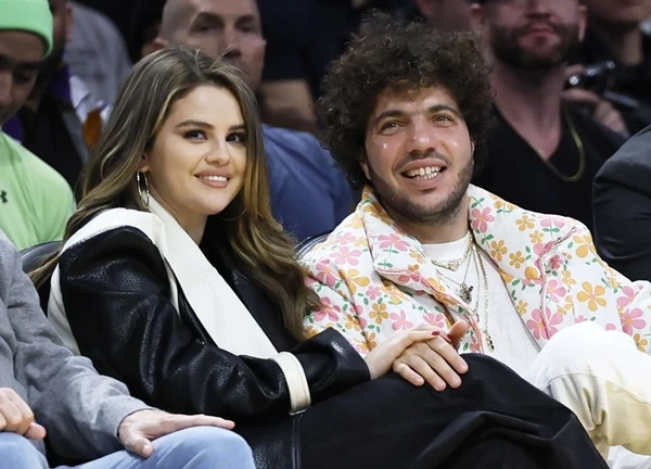 Selena Gomez broke up with Benny Blanco after nearly 1 year of publicly dating?