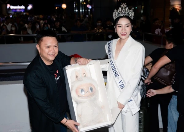 Chủ tịch Miss Universe Vietnam nói 1 câu về bố mẹ Kỳ Duyên khiến netizen rần rần phản đối