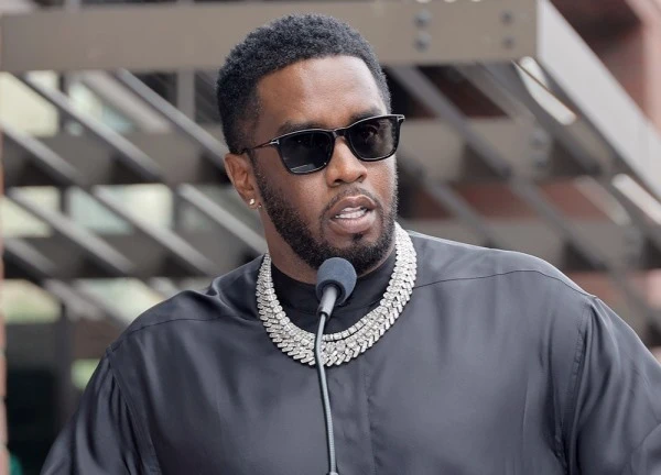 "Ông trùm" Diddy bức xúc khi bị lộ cuộc sống cá nhân phức tạp