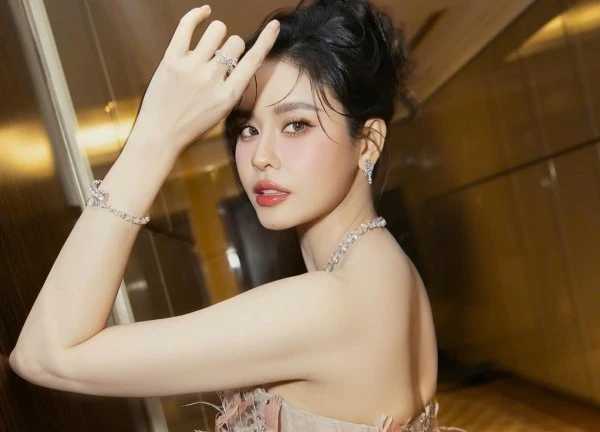 Vẻ quyến rũ của Trương Quỳnh Anh và dàn người đẹp thi 'Bước nhảy hoàn vũ'
