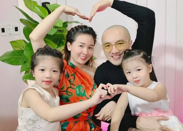 Nam ca sĩ Việt có con với fan khiến vợ suy sụp: Cuộc sống hiện tại thay đổi 180 độ