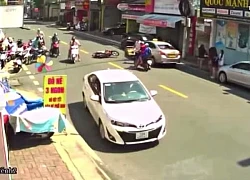 Driver opens door suddenly, woman riding motorbike dies tragically