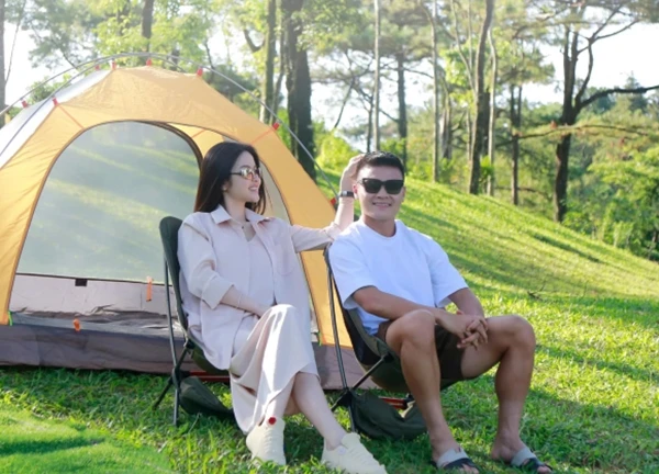 Vợ Quang Hải bật chế độ "mỏ hỗn", đáp trả cực căng khi bị dân mạng "check VAR" phát âm tiếng Anh