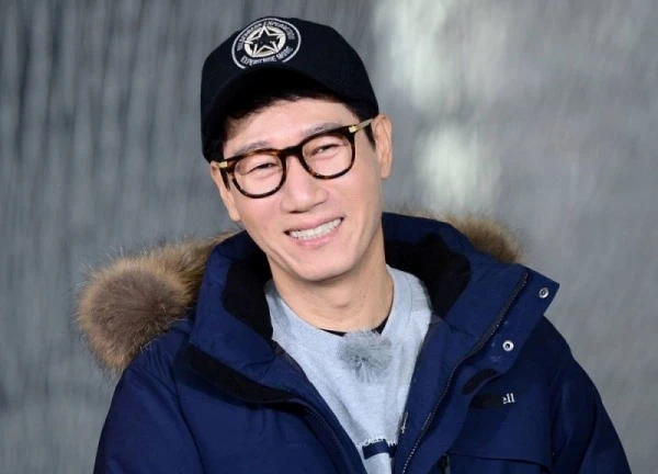 Bệnh tình của anh cả Running Man bị lợi dụng, cả showbiz phẫn nộ sục sôi