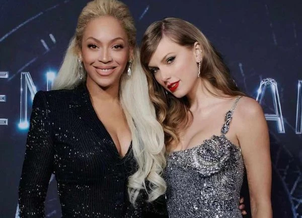 Taylor Swift 'nổi điên', Beyoncé giật ngôi vương, fan quậy, Billboard xin tha?