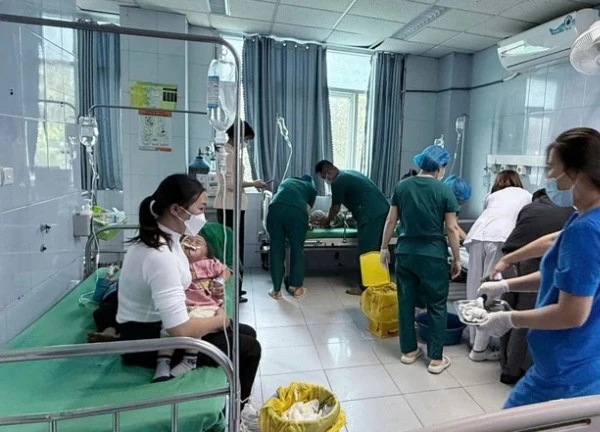 Công an Lai Châu vào cuộc vụ 20 trẻ mầm non nghi ăn nhầm thuốc diệt chuột