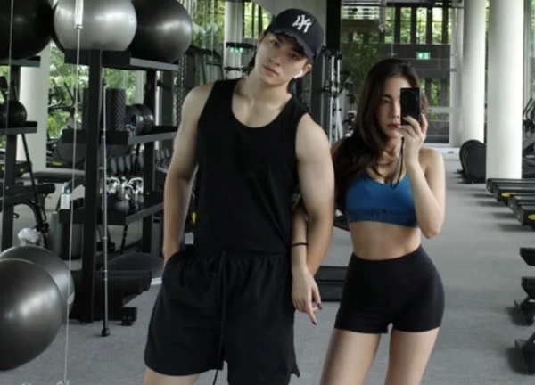 Chị đẹp Thái Lan 32 tuổi tán đổ "Hồng Hài Nhi" sinh năm 2k1 ở Việt Nam: Khó tin về nơi tìm thấy nhau