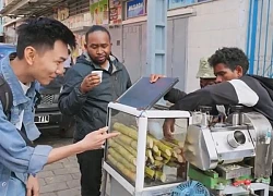 Khoai Lang Thang "hạ cánh" châu Phi, "ám ảnh" vì hành động lạ của người đàn ông