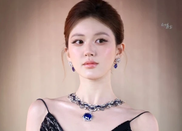 Thánh giả tạo của showbiz: Lộ clip "lật mặt nhanh hơn lật bánh tráng", mắng chửi bạn diễn bằng từ ngữ tục tĩu