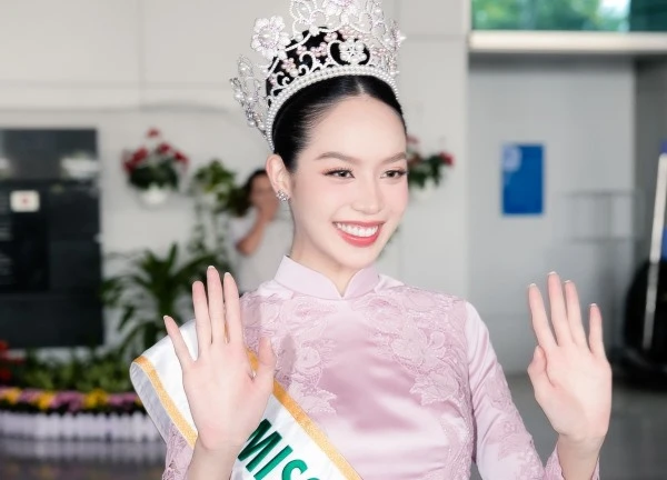 Hoa hậu Quốc tế Thanh Thủy về nước: Visual xinh bất bại qua cam thường, ghi điểm cực lớn bởi 1 chi tiết