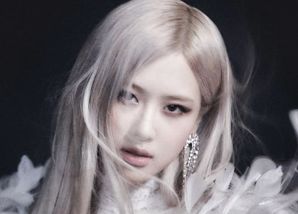 Rosé (BLACKPINK) nhận bão chế giễu, thành tích thảm hại trước giờ phút comeback