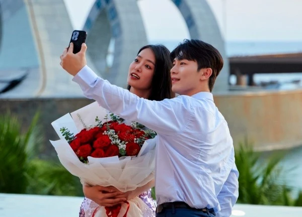 Á hậu Bùi Khánh Linh xin lỗi sau phát ngôn nó.i xấ.u người cũ