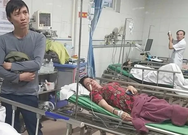 Nhiều công nhân nhập viện sau ăn trưa: Tạm đình chỉ đơn vị cung cấp suất ăn