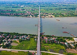 Close-up of the longest river bridge in Vietnam, the pride of its 5.5km length