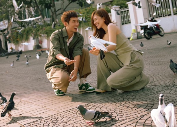 Cặp đôi mới của Vbiz: Bị tóm dính hành động đáng ngờ ở sự kiện, nên duyên hậu đóng chung phim trăm tỷ?