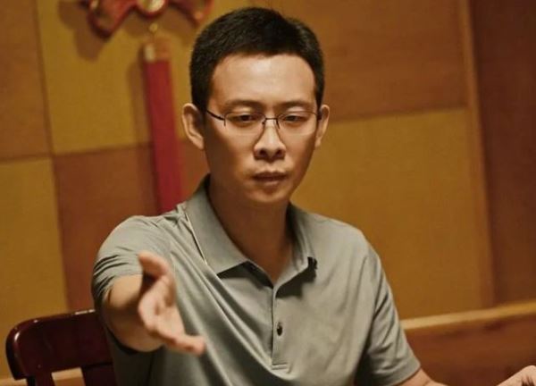 "Ông hoàng rating" được trả 14 tỷ để diễn 5 phút, nhập tâm đến mức đánh nhau thật với nữ chính