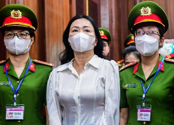 Hình ảnh bị cáo Trương Mỹ Lan và các đồng phạm tại phiên toà vụ Vạn Thịnh Phát