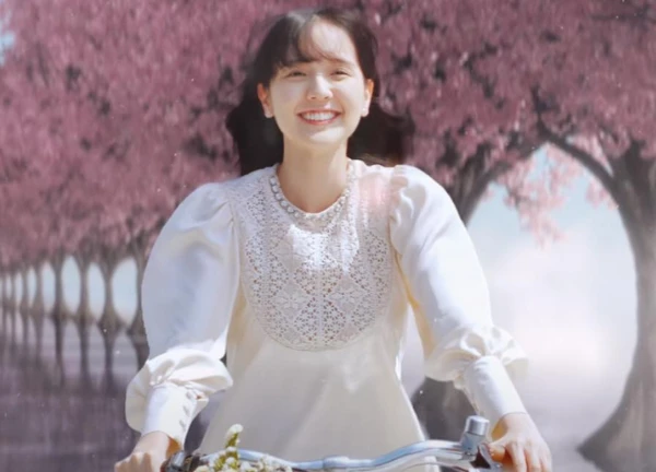 Gu ăn mặc bị chê kém ấn tượng của Hải Tú khi tái xuất cùng 'bạn trai tin đồn'