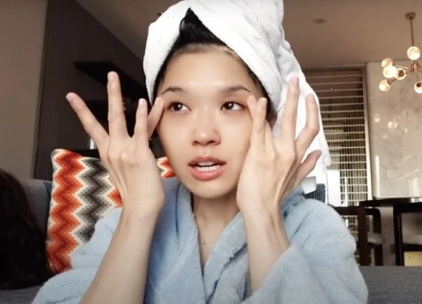 Chị đẹp "nổi như cồn" ở xứ sở tỷ dân trẻ trung ngang Gen Z, lộ bí quyết dưỡng nhan "rẻ như cho"