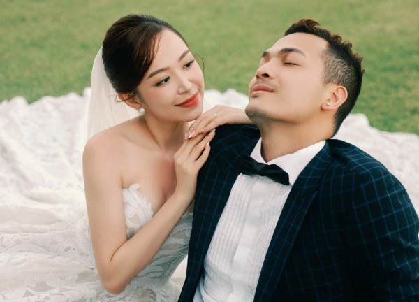 Sao nữ Vbiz lần đầu công khai danh tính chồng trước thềm hôn lễ, đàng trai hoá ra là khuôn mặt quen thuộc
