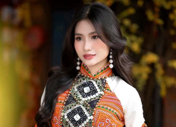 Hoa hậu Nguyễn Thanh Hà nói lý do không quá sôi nổi trong showbiz sau đăng quang