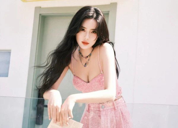 Sao nữ giả tạo có tiếng bị cả showbiz né tránh, vì bỏ tiền tỷ mua vai mà hại chết người