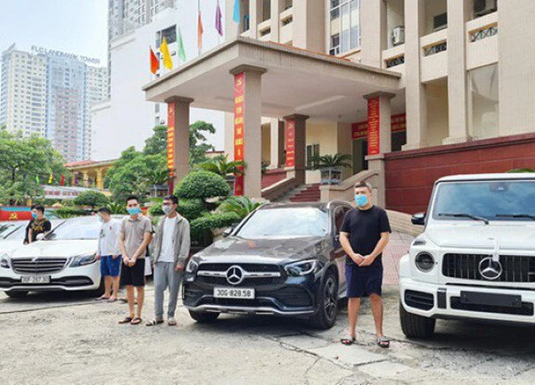 'Ông trùm' cờ bạc khai gì về dàn 'siêu xe' Mercedes G63 và Porsche Panamera?