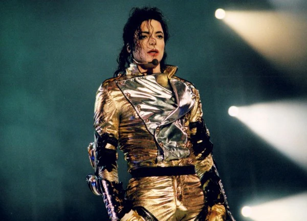 Michael Jackson đã mất 15 năm vẫn bị kiện, ảnh khỏa thân có nguy cơ bị lộ