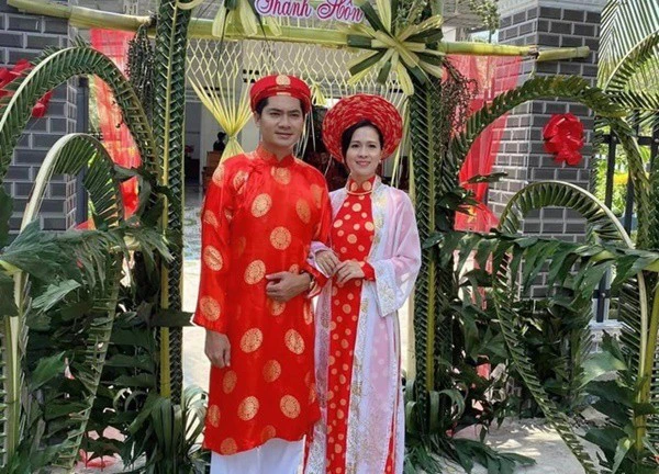 Bạn trai cũ Lan Ngọc bất ngờ cưới vợ, cô dâu là sao nữ xinh đẹp, cực quen mặt