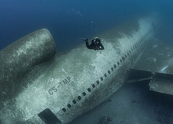 Khám phá máy bay dưới đáy biển từng bị nhầm là MH370