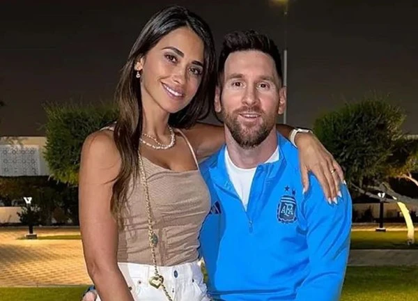 Vợ Messi tham gia chiến dịch quy tụ toàn siêu WAG