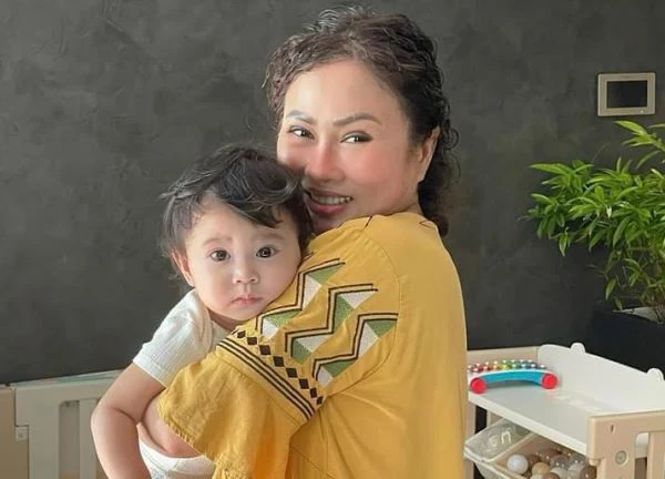 Lộ khoảnh khắc con gái Bảo Anh lúc mới 7 tháng tuổi, diện mạo "đốn tim" nhiều người