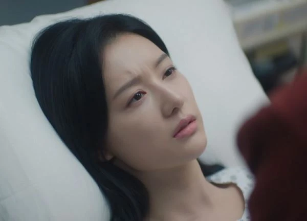 Queen of Tears bất ngờ nhận bão chê bai, biên kịch quá ham drama khiến netizen chán ngán?