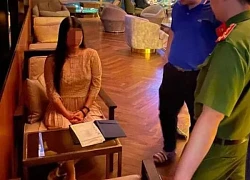 Hot girl Hà Nội vào nhà hàng 5 sao ăn bill 11 triệu rồi ngồi trơ mặt bùng tiền