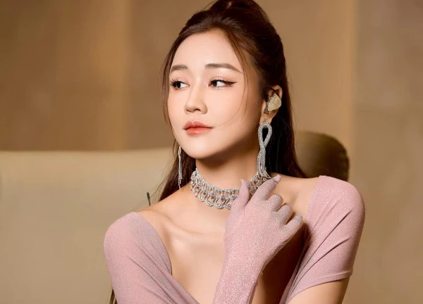 Nữ chính 'Đóa hoa mong manh': Tôi từng tự thôi miên mình