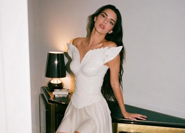 Kendall Jenner là người duy nhất trong đại gia đình Kardashian chưa có con