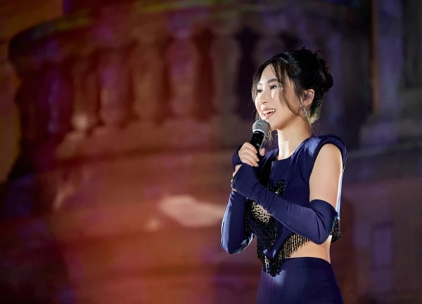 Huong Tram has matured significantly after 4 years of studying abroad, both in appearance and voice