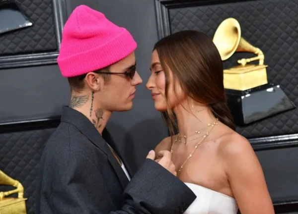 Justin Bieber và Hailey Bieber - Tình thanh mai trúc mã hiếm có của Hollywood