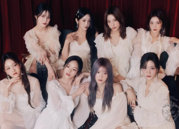 Nhóm nữ flop nhất HYBE lên livestream than thở, cuối cùng cũng được comeback