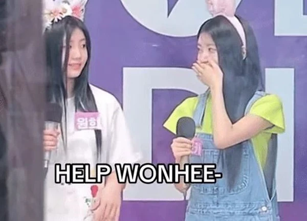 Wonhee (ILLIT) bị bắt tại trận hát nhép, nhạc lên nhưng quên đưa micro lên hát