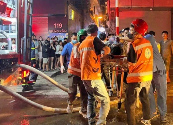 Cập nhật mới nhất sức khỏe, tình hình điều trị nạn nhân vụ cháy nhà trọ ở Trung Kính