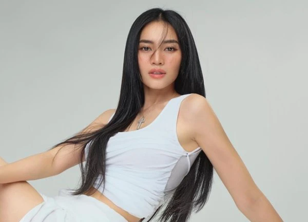 Tuyên bố rời showbiz, Lan Ngọc đang tự làm khó chính mình