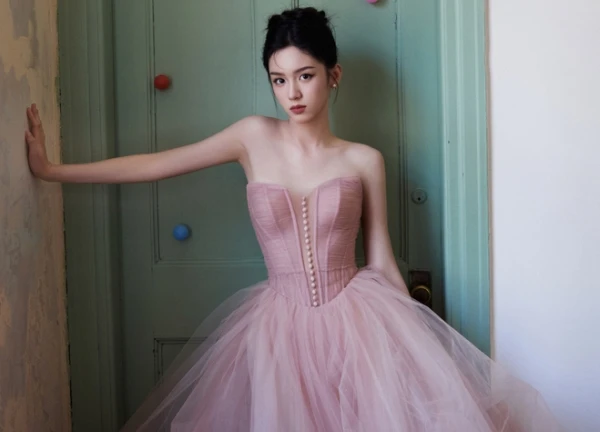 Mỹ nhân "diễn bằng cả tính mạng" đỉnh thôi rồi, nhập vai tới gãy cả chân vẫn quyết không bó bột