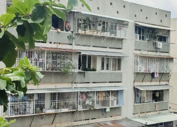 TP Hồ Chí Minh: Cảnh báo nguy cơ không có lối thoát từ chung cư 'chuồng cọp'